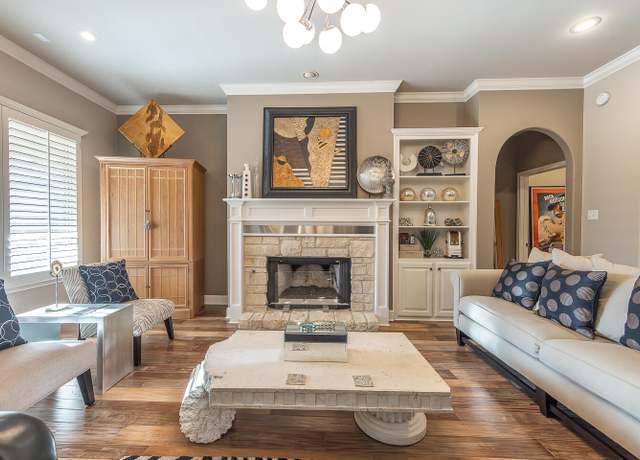 Property at 9807 Topeka Ave, Lubbock, TX 79424, 4 beds, 3.5 baths
