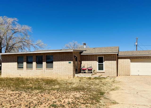 Property at 104 W Mccallon St, Sundown, TX 79372, 3 beds, 2 baths