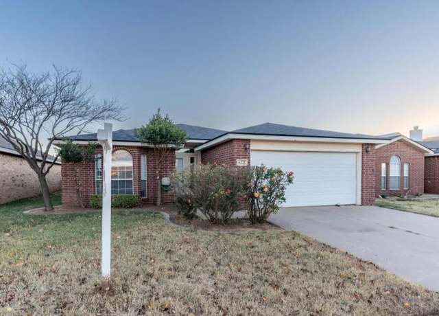 Property at 6221 18th St, Lubbock, TX 79416, 3 beds, 2 baths
