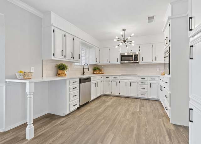 Property at 5408 80th St, Lubbock, TX 79424, 3 beds, 2 baths