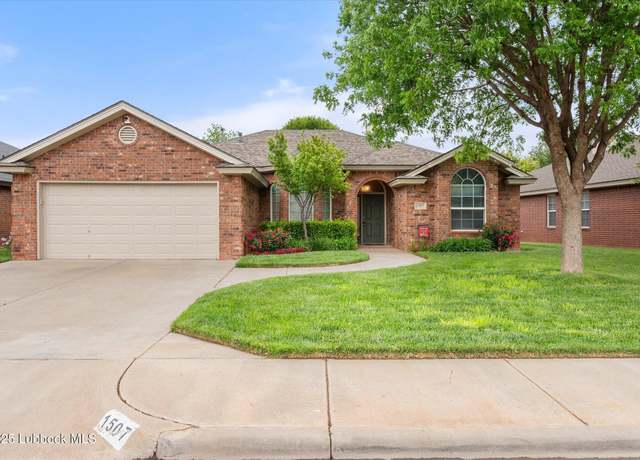 Property at 1507 Nottingham Ave, Wolfforth, TX 79382, 4 beds, 2 baths