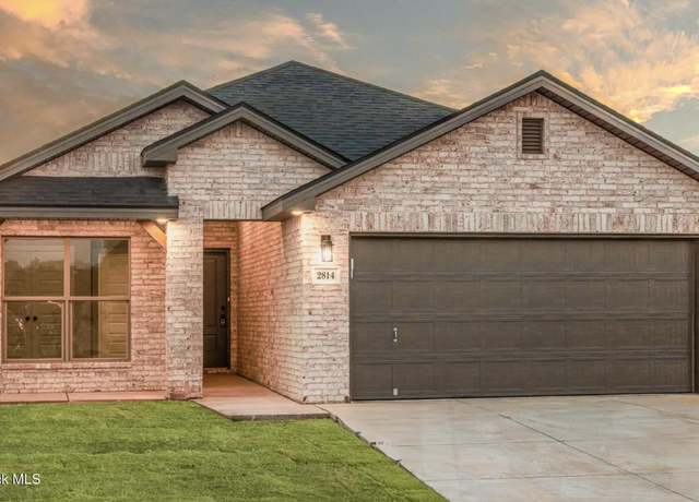 Property at 635 E 31st St, Wolfforth, TX 79382, 4 beds, 2 baths