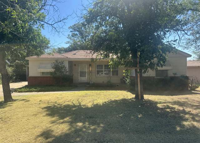 Property at 212 S Farmer, Crosbyton, TX 79322, 3 beds, 2 baths