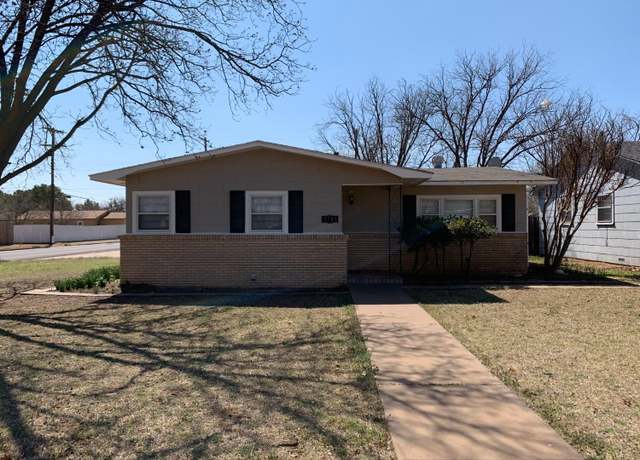 Property at 2701 39th St, Lubbock, TX 79413, 3 beds, 2 baths