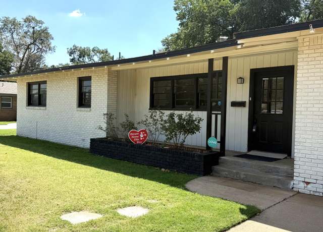 Property at 2509 55th St, Lubbock, TX 79413, 3 beds, 2 baths