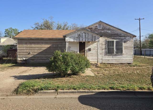 Property at 750 S 14th St, Slaton, TX 79364, 2 beds, 1 bath