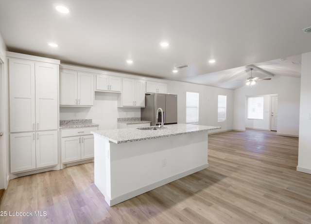 Property at 8016 Elm Ave, Lubbock, TX 79404, 3 beds, 2 baths