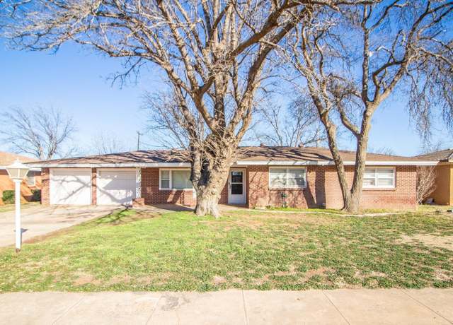 Property at 820 S 20th St, Slaton, TX 79364, 3 beds, 2 baths