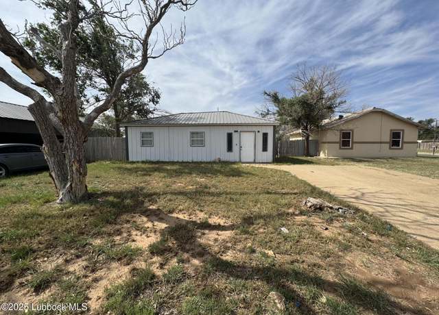 Property at 1010 8th St, Levelland, TX 79336, 4 beds, 2 baths