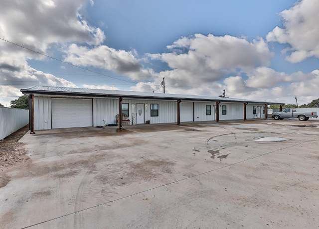 Property at 1625 County Road 7340, Lubbock, TX 79423, 5 beds, 5 baths