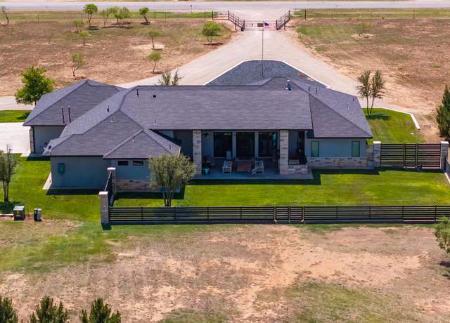 Property at 12117 E F M 40, Slaton, TX 79364, 3 beds, 3.5 baths