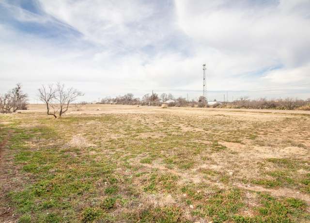 Property at 329 Mesa Dr, Lubbock, TX 79404