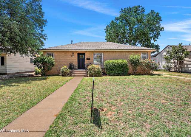 Property at 2209 31st St, Lubbock, TX 79411, 2 beds, 1 bath