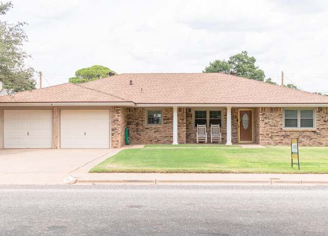 Property at 109 Dogwood Ln, Levelland, TX 79336, 3 beds, 2 baths