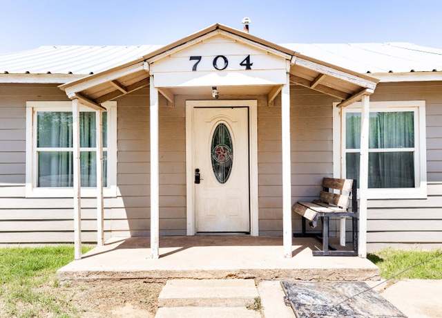 Property at 704 S Monroe Ave, New Deal, TX 79350, 3 beds, 1 bath
