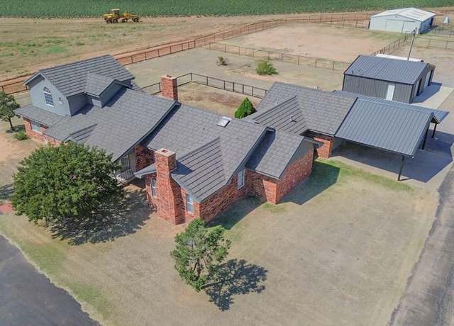 Property at 1670 W US Highway 70, Plainview, TX 79072, 4 beds, 3 baths