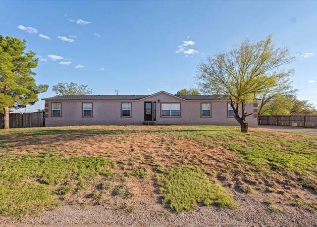 Property at 408 2nd St, Plains, TX 79355, 4 beds, 2.5 baths