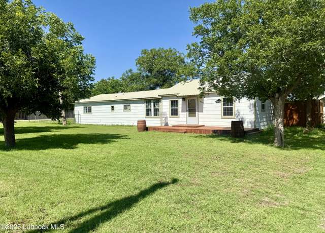 Property at 1523 134th St, Lubbock, TX 79423, 3 beds, 2 baths