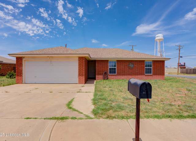 Property at 802 11th St, Wolfforth, TX 79382, 3 beds, 2 baths