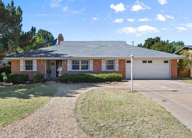Property at 1105 Floydada St, Plainview, TX 79072, 4 beds, 3 baths