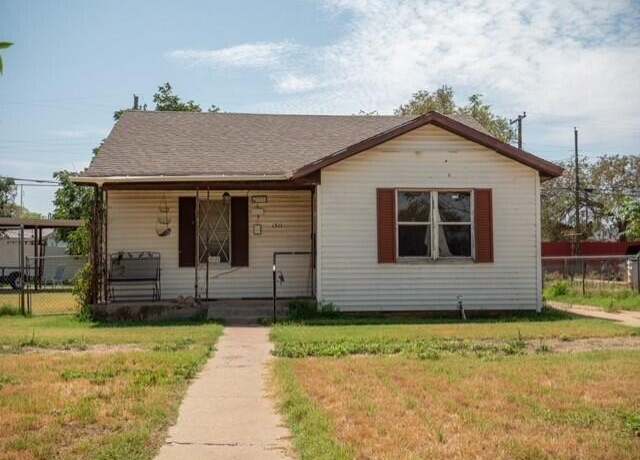 Property at 1311 31st St, Lubbock, TX 79411, 3 beds, 2 baths