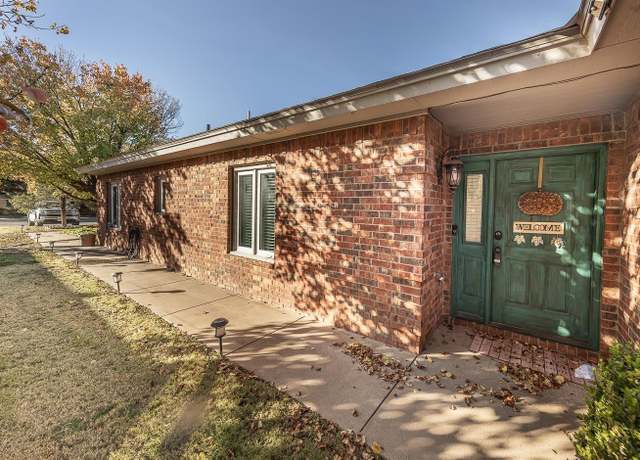 Property at 5104 58th St Unit 1, Lubbock, TX 79414, 3 beds, 2 baths