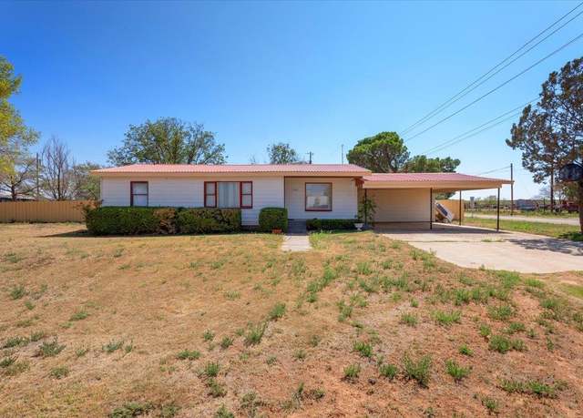 Property at 102 12th St, Plains, TX 79355, 3 beds, 1 bath