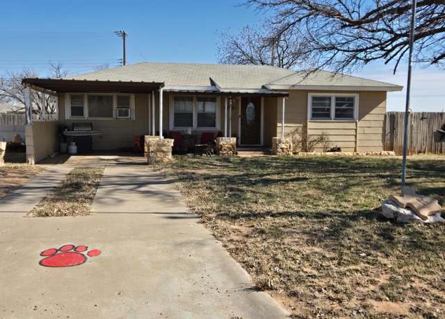 Property at 1050 S 20th St, Slaton, TX 79364, 3 beds, 2 baths