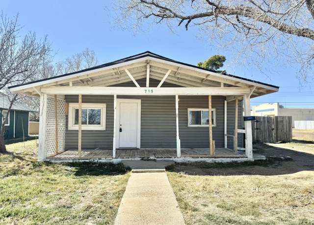 Property at 715 Beech St, Plainview, TX 79072, 3 beds, 1 bath