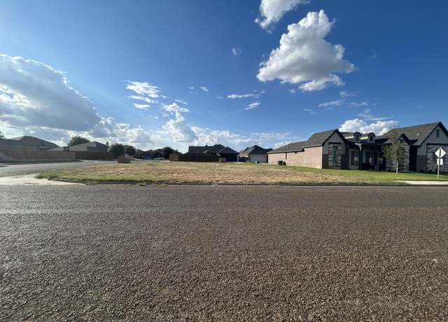 Property at 704 N 7th St, Wolfforth, TX 79382