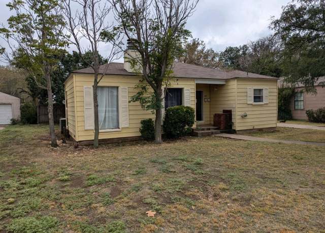 Property at 2417 32nd St, Lubbock, TX 79411, 3 beds, 2 baths