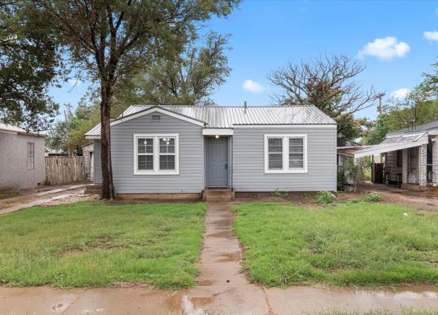 Property at 406 10th St, Levelland, TX 79336, 2 beds, 1 bath
