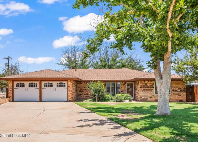 Property at 109 Amanda St, Levelland, TX 79336, 3 beds, 2 baths