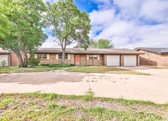 Property at 210 Redwood Ln, Levelland, TX 79336, 3 beds, 2 baths