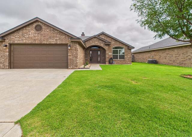 Property at 305 N 7th St, Wolfforth, TX 79382, 3 beds, 2 baths
