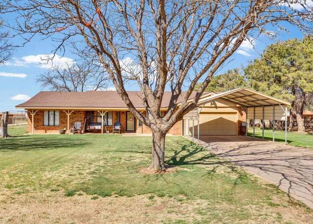 Property at 910 Robin Rd, Levelland, TX 79336, 3 beds, 2 baths