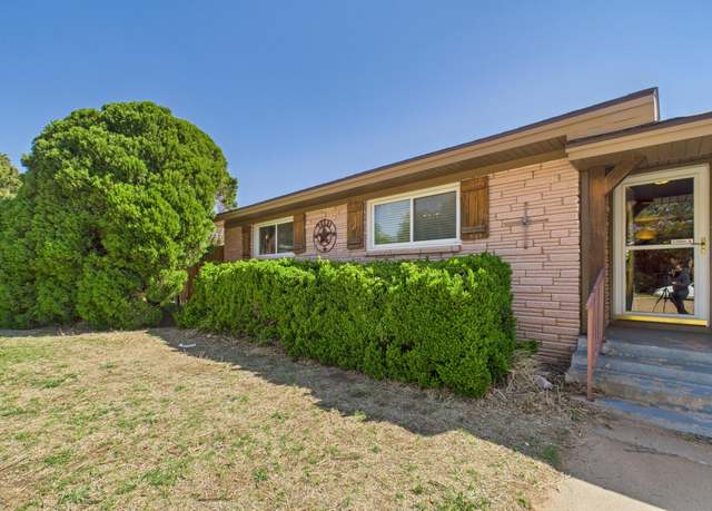 Property at 1512 Avenue K, Abernathy, TX 79311, 3 beds, 2 baths
