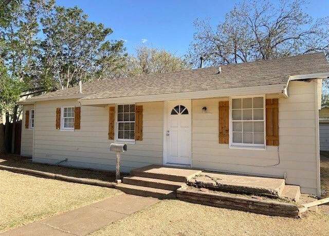 Property at 2617 39th St, Lubbock, TX 79413, 2 beds, 2 baths