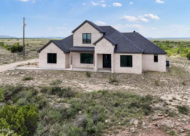 Property at 110 Ward Rd, Justiceburg, TX 79330, 4 beds, 3 baths