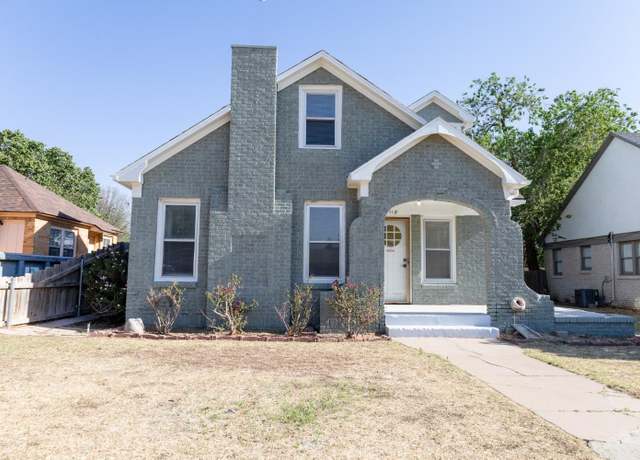 Property at 2118 25th St, Lubbock, TX 79411, 3 beds, 3 baths