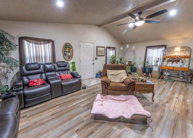Property at 3804 Idalou Rd, Lubbock, TX 79403, 3 beds, 2 baths