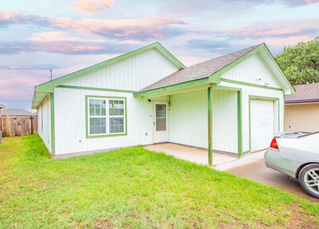 Property at 118 81st St #2, Lubbock, TX 79404, 3 beds, 2 baths