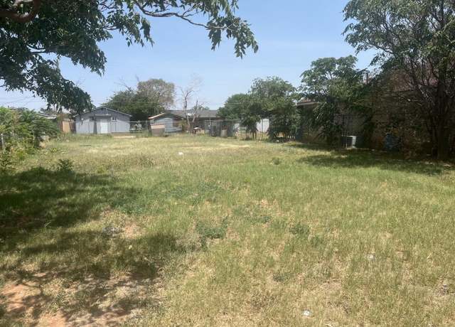 Property at 2616 1st St, Lubbock, TX 79415