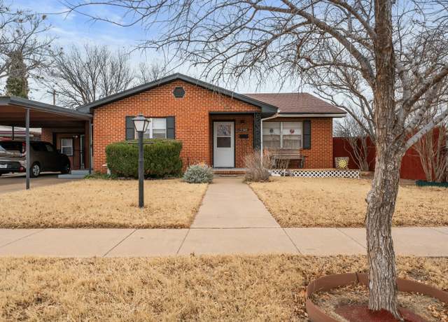 Property at 730 S 10th St, Slaton, TX 79364, 3 beds, 1.5 baths