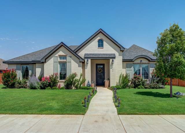Property at 702 N 8th St, Wolfforth, TX 79382, 4 beds, 2 baths