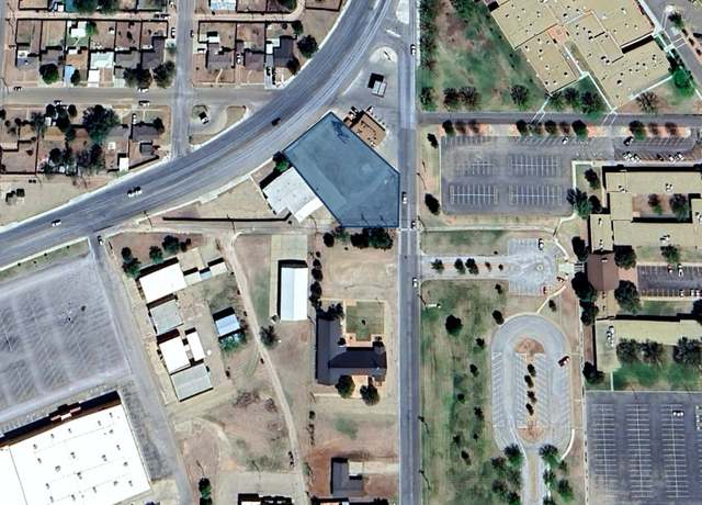 Property at 106 Clubview Dr, Levelland, TX 79336