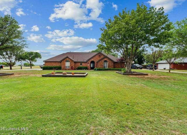 Property at 1913 N Genoa Ave, Lubbock, TX 79416, 4 beds, 2.5 baths
