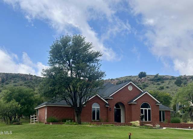 Property at 1 Squaw Ln, Ransom Canyon, TX 79366, 4 beds, 3 baths