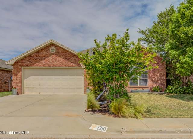 Property at 1310 Yorkshire Ave, Wolfforth, TX 79382, 4 beds, 2 baths