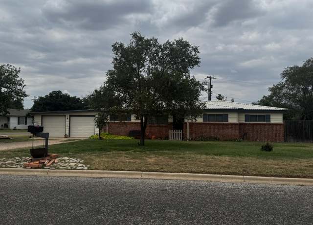 Property at 1811 Ave I, Levelland, TX 79336, 3 beds, 2 baths